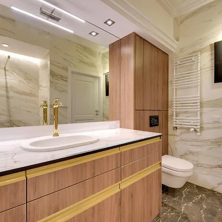 Appartement Elegant Two Bedroom Near The Sea